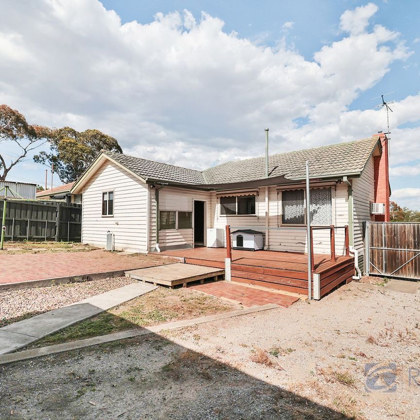 LIDGETT LIVING - Photo 1