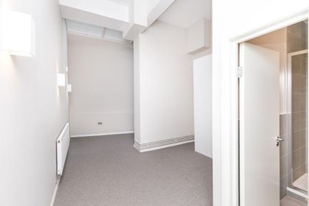 3 bedroom flat to rent - Photo 5