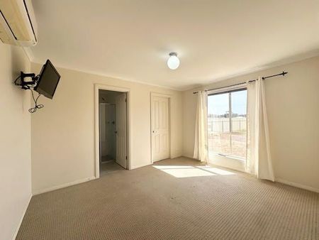 21 Carl Veart Avenue, Whyalla Norrie - Photo 4