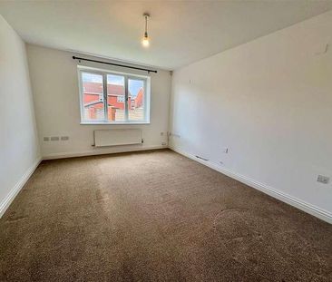 Austin Way, Porthcawl, Bridgend, CF36 - Photo 2