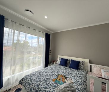 4 Blackwood Drive, Hampton Park VIC - Photo 5
