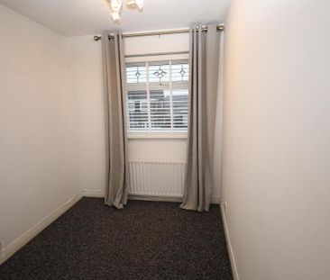 37 Ballyhenry Avenue, Newtownabbey, BT36 5AZ - Photo 5