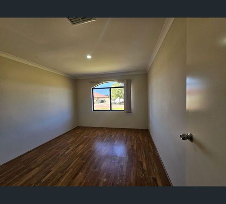 5 Marginata Pkwy, Canning Vale, WA 6155 - Photo 5