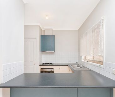 Ngunnwal Townhouse Convenience - Photo 3