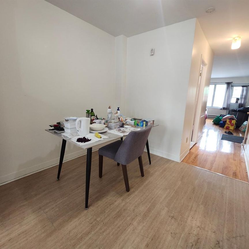 Appartement Montréal (Saint-Léonard) À Louer - Photo 1