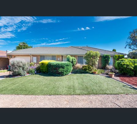24 Wanderer Road, Sunbury, Vic 3429 - Photo 1