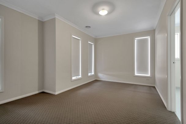 Modern Family Home in Prime Cranbourne East Location - Photo 1