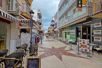 LONG TERM RENTAL IN LA CARIHUELA 3 BEDROOMS, AND PRIVATE PARKNG – tor501ts