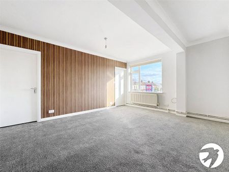 3 bedroom flat to rent - Photo 2