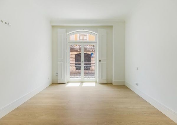 1 Bedroom Apartment with swimming pool, Janelas Verdes, Lisboa