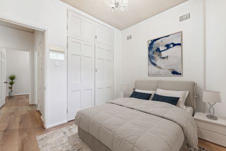 Ground level two bedroom with parking - Photo 2