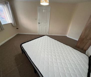 3 bedroom House To Let - Photo 3