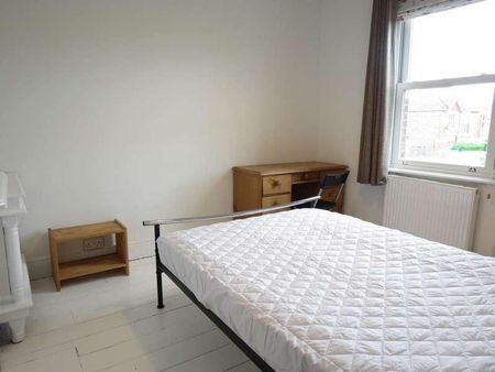 Bedroom Detached House In Winton, BH9 - Photo 5