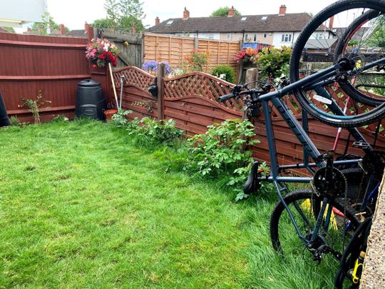 2 Bed End Terrace, Croydon, CR0 - Photo 1