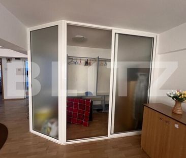 Apartament cu 3 camere, decomandat, centrala termica, Electroputere... - Photo 1