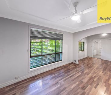Charming Multi Room Family Home Situated On Parramatta CBD Fringe -... - Photo 6