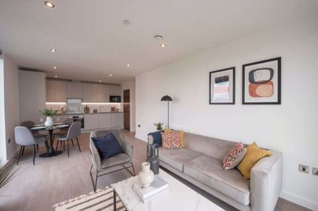 ** 1 MONTH RENT FREE FOR NOVEMBER MOVE INS ** Rent at the iconic Thames Quarter building in the town centre, with superb residents amenities. - Photo 4