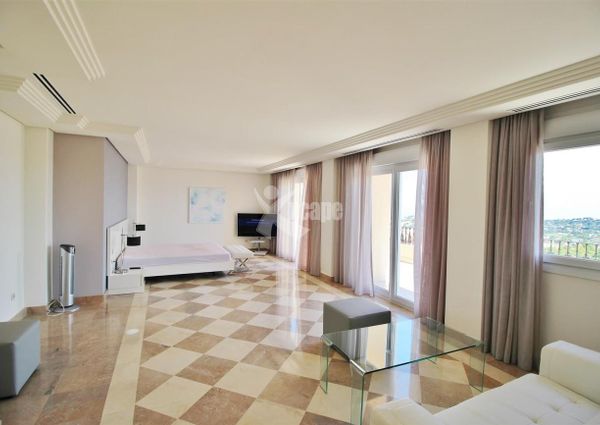 Luxury 2 bedrooms Penthouse Duplex for rent in Nueva Andalucia