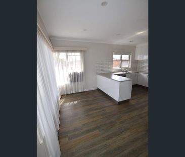 6 William St, Newborough, Vic 3825 - Photo 2