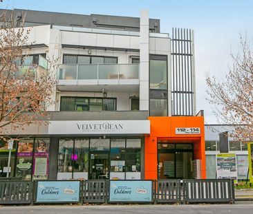 Stunning Two Bedroom Apartment !! - Photo 2