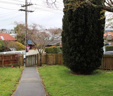 Family Living In Mornington - Photo 1