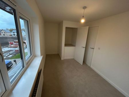 2 bedroom semi-detached house to rent - Photo 3