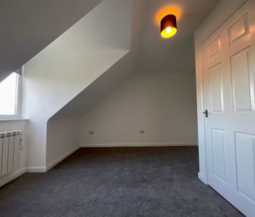 2 bedroom Apartment to let - Photo 4