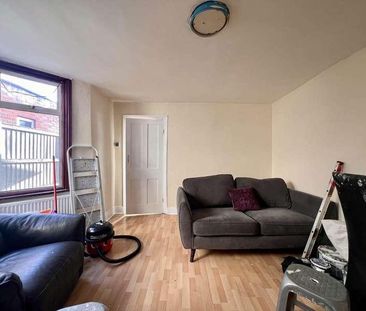 Harold Road, London, E13 - Photo 1