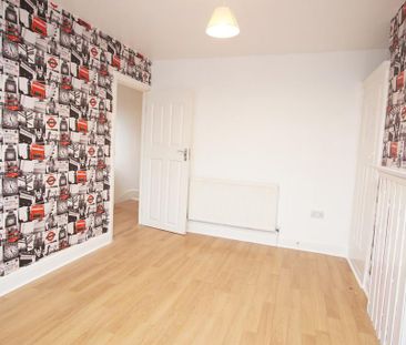 3 bedroom semi-detached house to rent - Photo 3