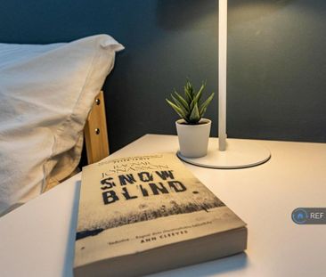 1 bedroom in a house share to rent - Photo 3