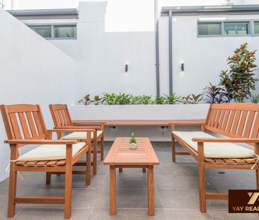 Contemporary & Spacious 3-Bed + Study Terrace with Backyard & Lock-... - Photo 5