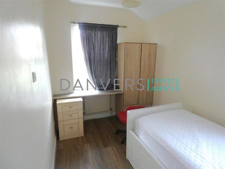 4 bedroom terraced house to rent - Photo 3