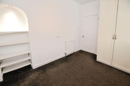 3 bedroom flat to rent - Photo 5