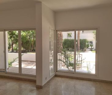 VILLA CLOSED TO AIRPORT WITH MAIDS ROOM-AL GARHOUD - Photo 4