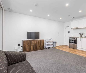 Furnished Studio + Extra Living Area - Photo 2