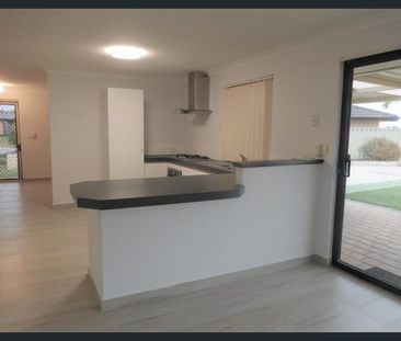 Perfect Family Living with Space to Entertain - Photo 1