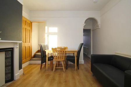 3 bedroom terraced house to rent - Photo 4