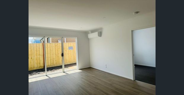 Modern family living in a vibrant, growing community - Photo 1