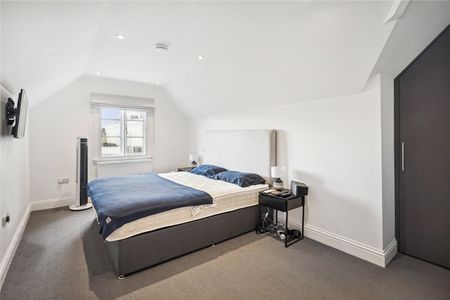A recently refurbished first and second floor maisonette in Chelsea. - Photo 5