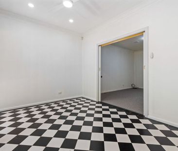 Cozy Two Bedroom Home - Photo 4