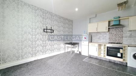 3 bedroom terraced house to rent - Photo 4