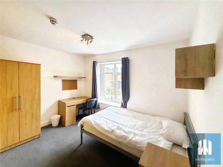 1 bedroom in a house share to rent - Photo 2