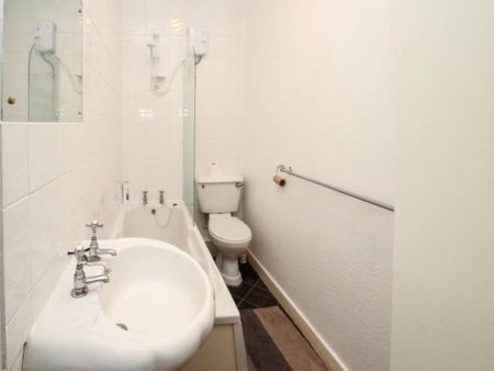 Glebe Avenue (room 6), Kirkstall, Leeds - Photo 5