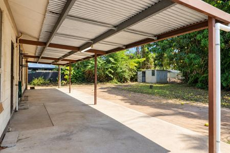 FRESHLY RENOVATED FAMILY HOME - Photo 5