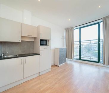 Brent Cross Gardens - Photo 1