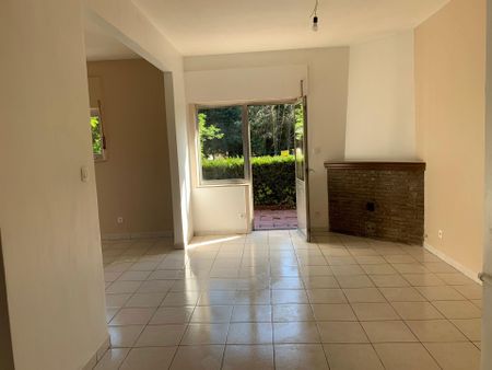 Studio - à louer - Photo 2