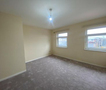 3 bedroom flat to rent - Photo 6