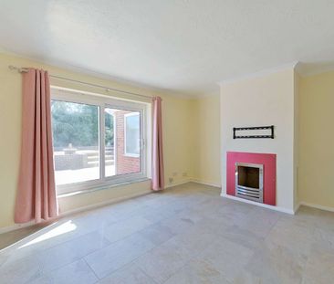 Two bedroom detached bungalow with spacious open grounds in Sonning... - Photo 1