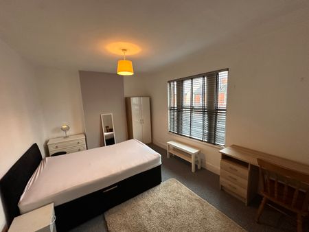 4 bedroom house - Photo 5