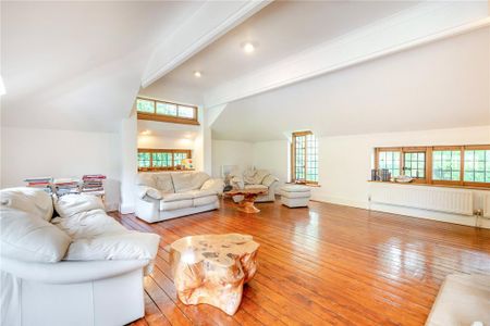 6 bedroom detached house to rent - Photo 3